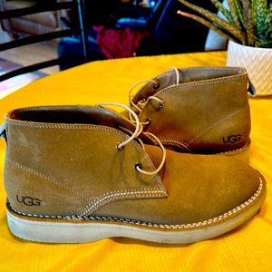 Ugg chukka  tan size 11.5